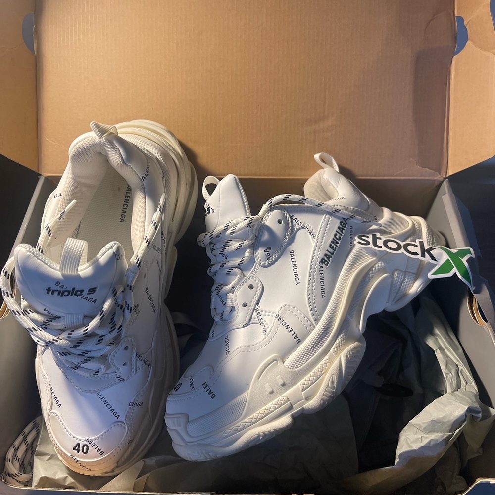 Balenciaga Triple S - Picture 11 of 15